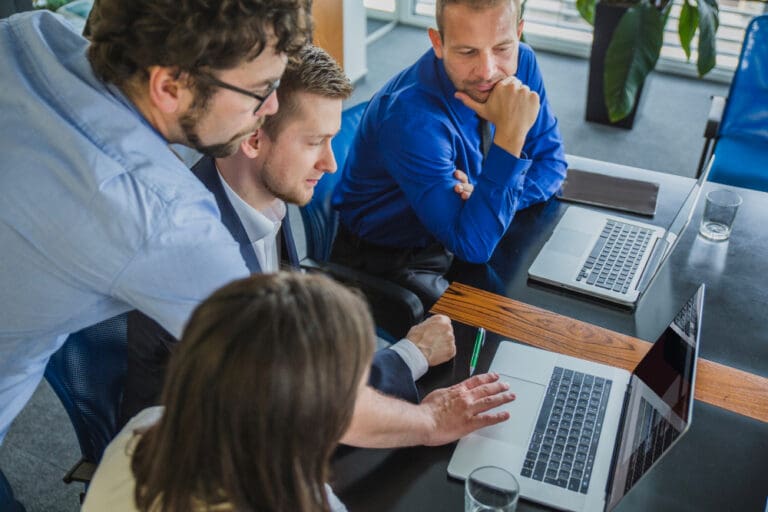 Outsourcing IT: Klucz do Efektywności i Wzrostu Biznesu